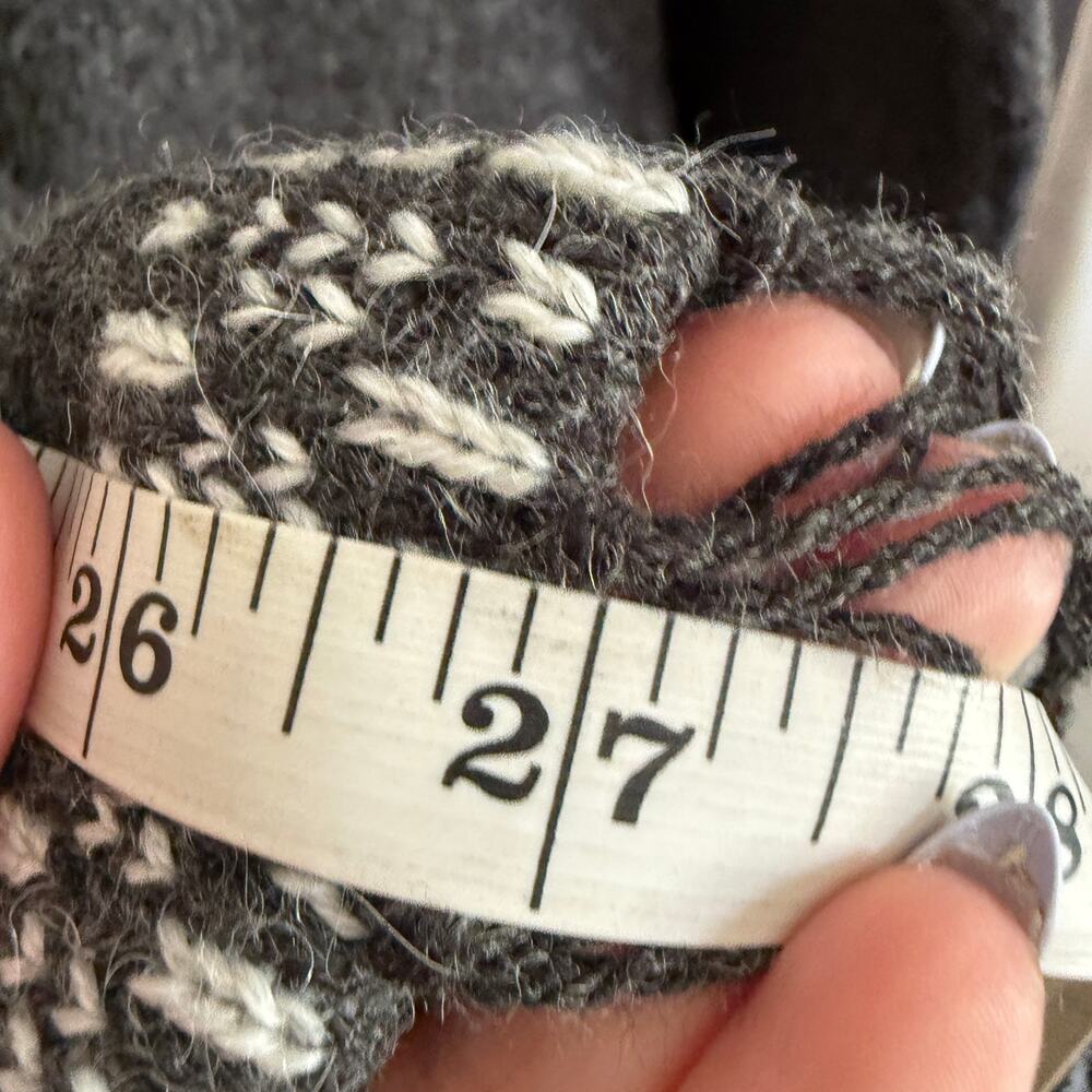 The ALPACA CONNECTION | Gray Fringed Alpaca Wool sweater | Large - Picture 10 of 10